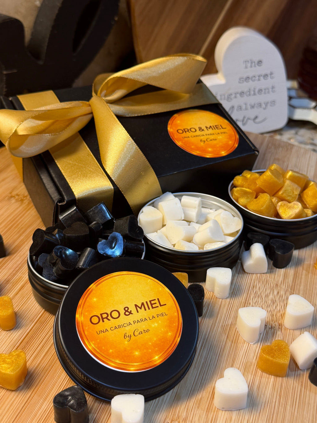 Golden Mini Soaps – 1 Tin
Scent: Creamy Piña Colada, Oatmeal & Honey