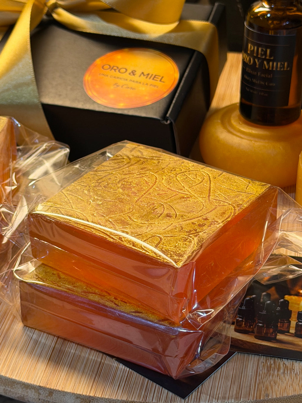 Caricia de cúrcuma con miel glaseada de oro ✨