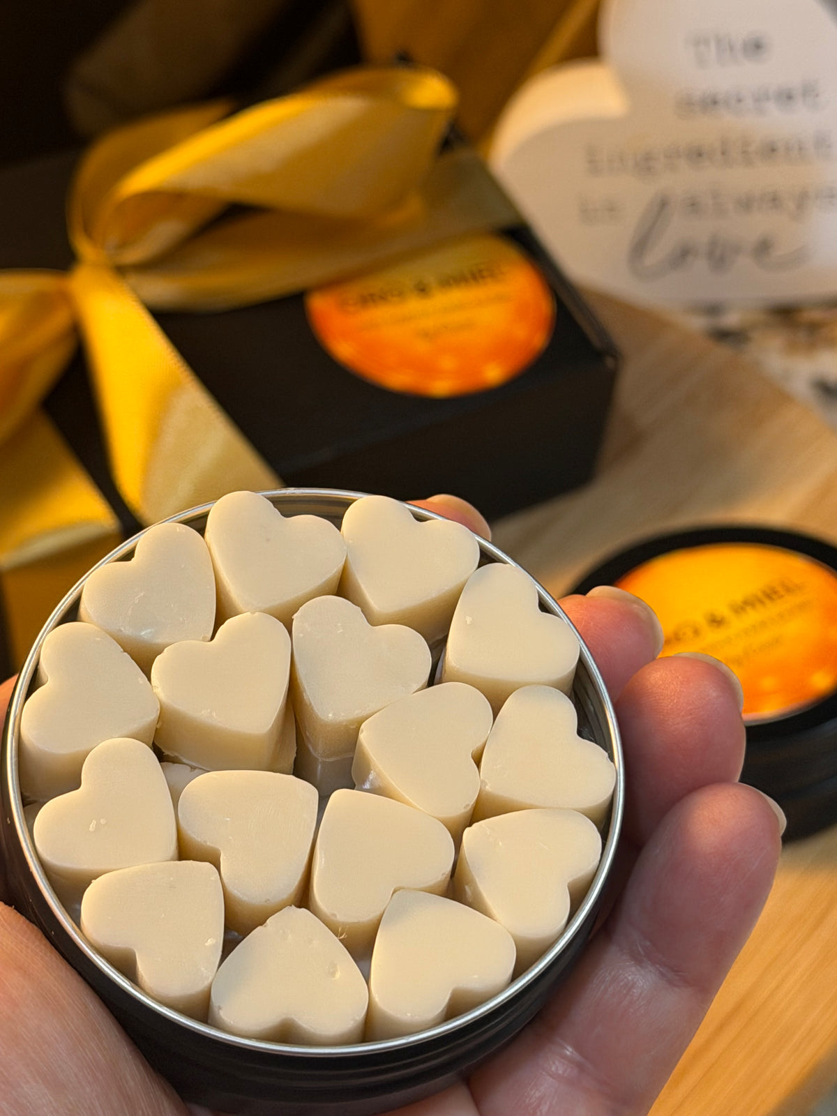 White Mini Soaps – 1 Tin
Scent: vanilla