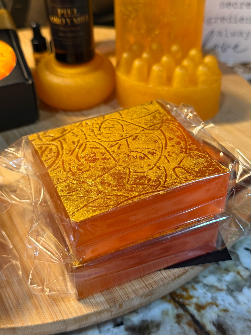 Caricia de cúrcuma con miel glaseada de oro ✨