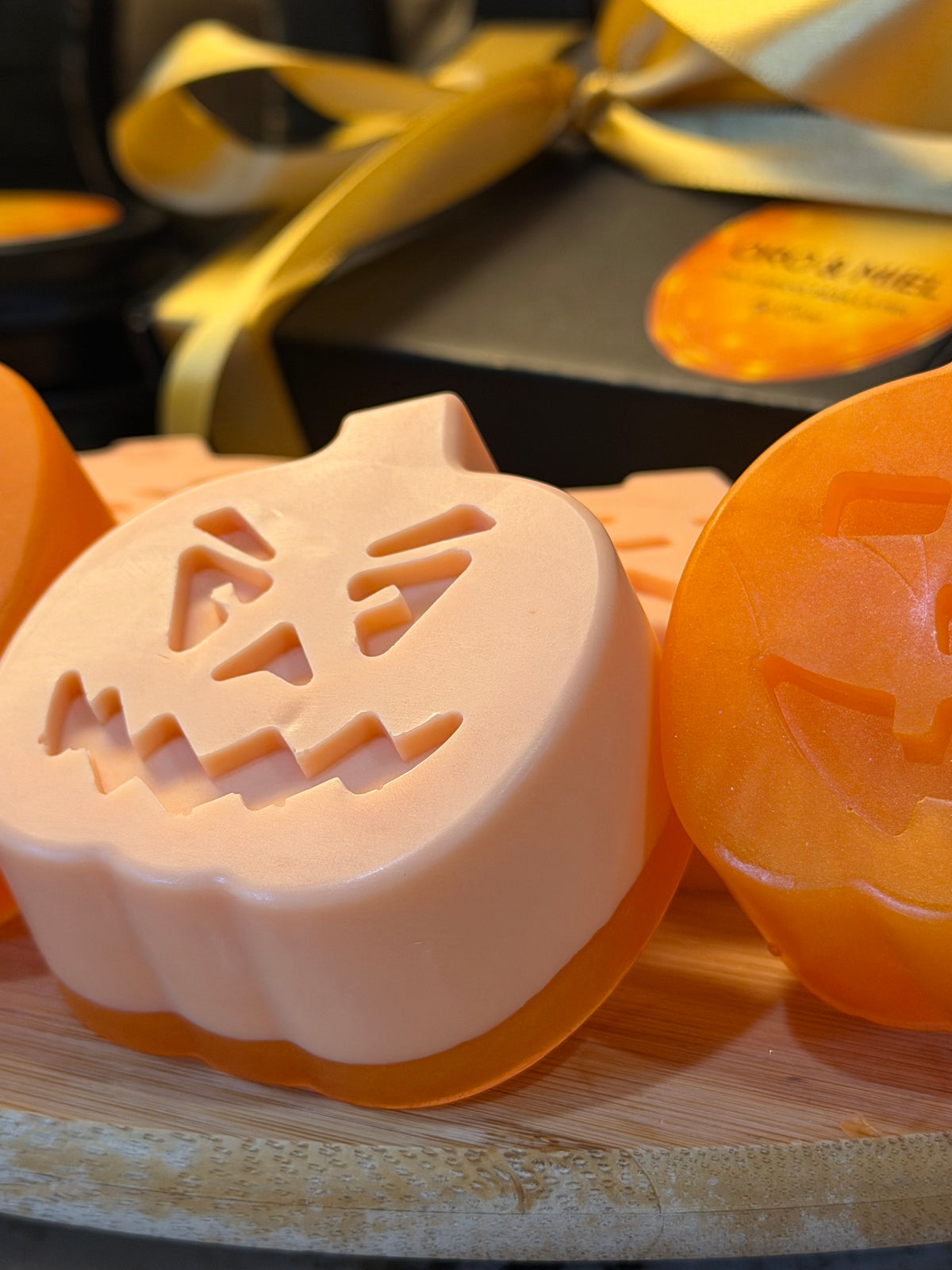 Caricias de Halloween para tu piel 🎃👻🧡

Con deliciosos aromas a pumpkin spice, naranja con leche y vainilla. 🍊🍦