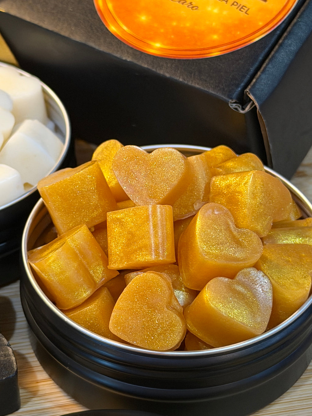 Golden Mini Soaps – 1 Tin
Scent: Creamy Piña Colada, Oatmeal & Honey